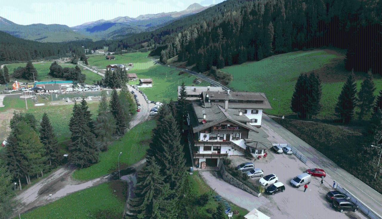 Residence La Pineta 帕多拉 外观 照片